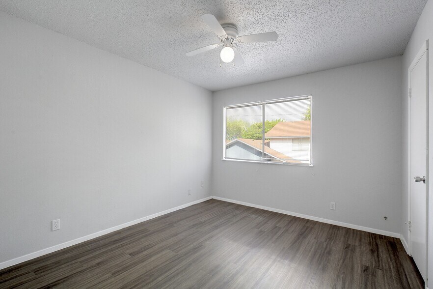 Building Photo - 5905 Hidden Valley Trail