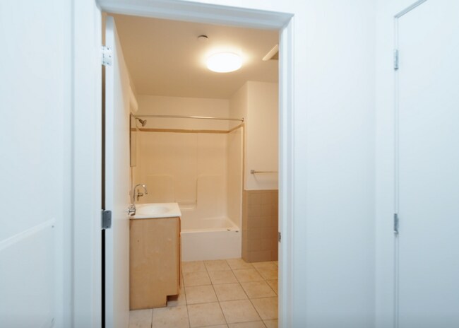 Building Photo - 506 N 52nd St