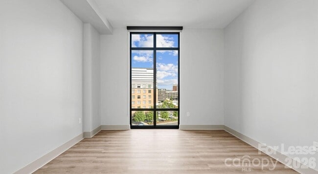 Building Photo - 2025 Cleveland Ave