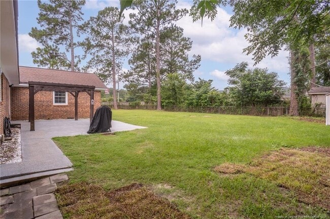 Building Photo - 401 Southwick Dr
