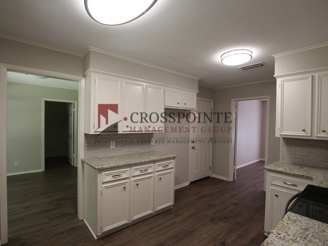 Building Photo - Charming 3 Bedroom in Whitehouse!