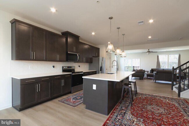 Building Photo - 9920 -B Sir Barton Wy