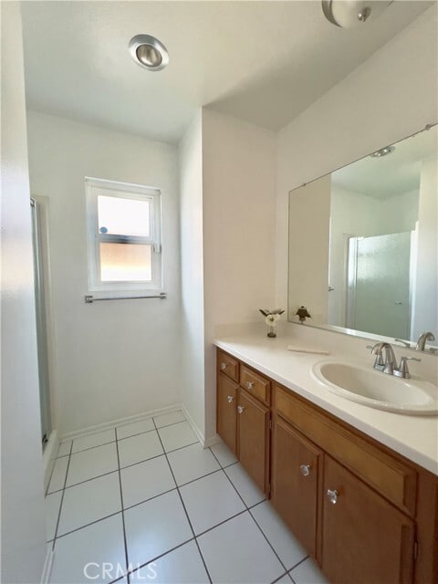 Building Photo - 1521 W Westmont Ave