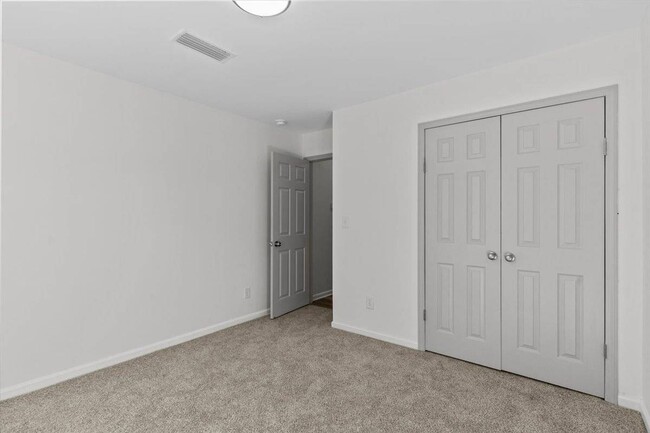 Building Photo - 359 Spruce Ln