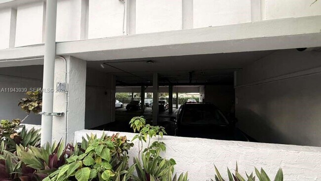 Building Photo - 16740 NE 9th Ave