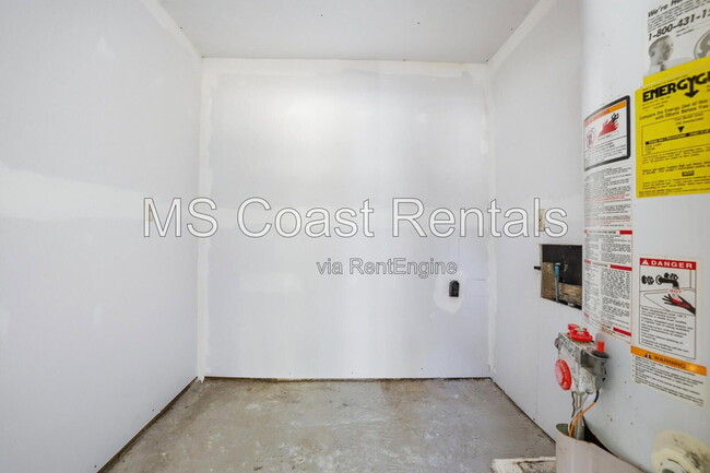 Building Photo - 16205 Seville Ct