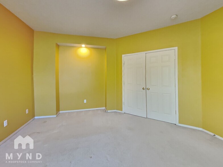 Building Photo - 1723 NE Ashberry Dr