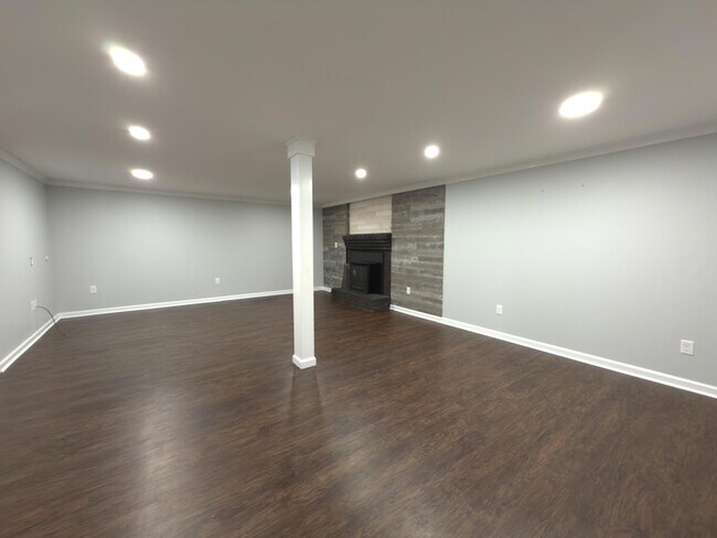 Building Photo - 802 Burks Hill Rd