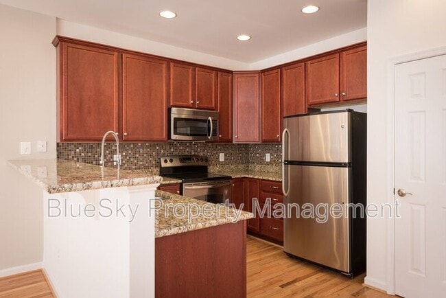 Building Photo - 151 Brookwood Dr