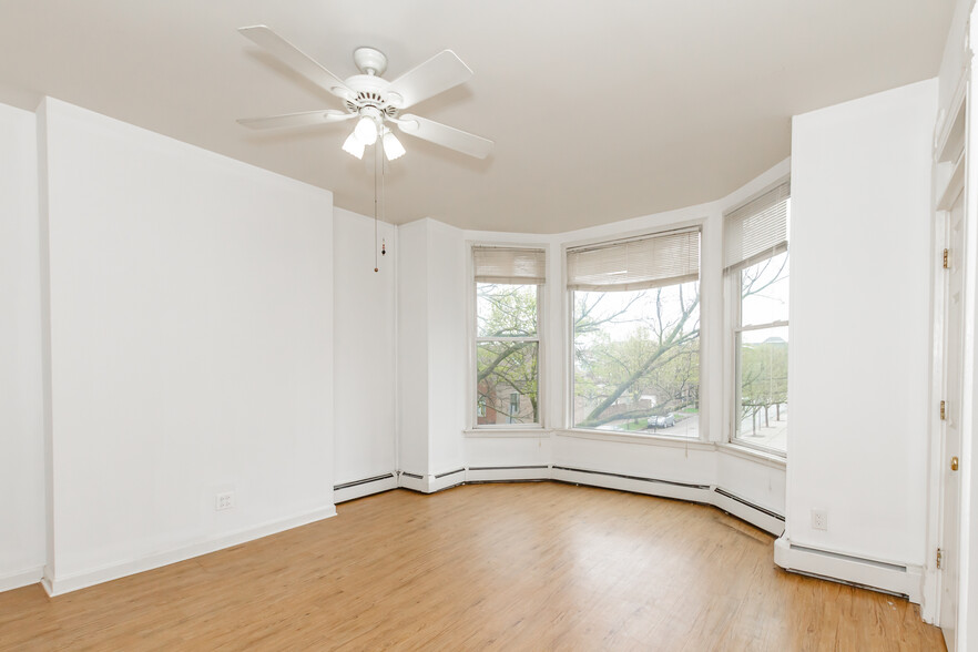 Building Photo - 1365 N Leavitt St