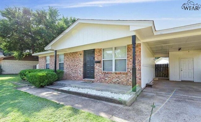 Building Photo - 1309 Harvey Dr