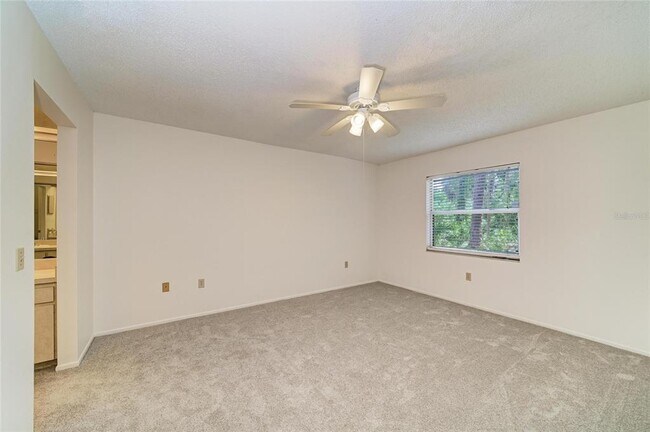 Building Photo - 4863 Village Garden Dr