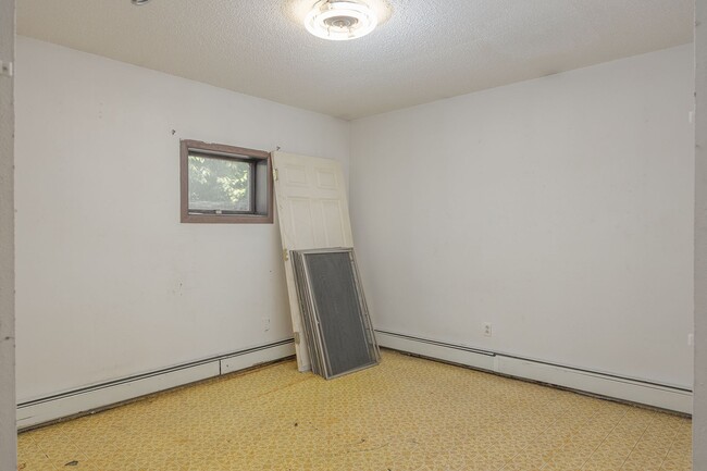 Building Photo - 812 Andrew St