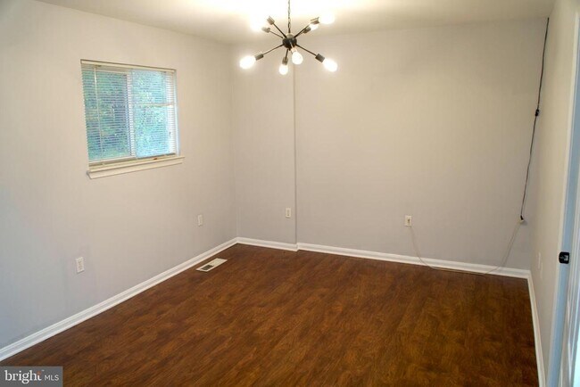 Building Photo - 7710 Merrick Ln