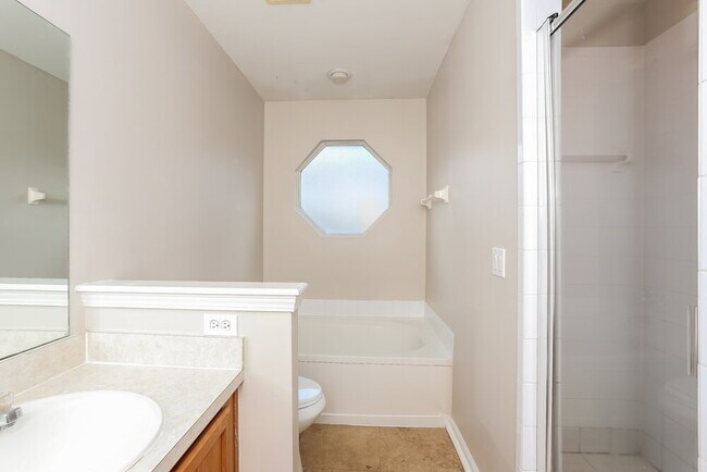 Building Photo - 651 Morning Mist Way