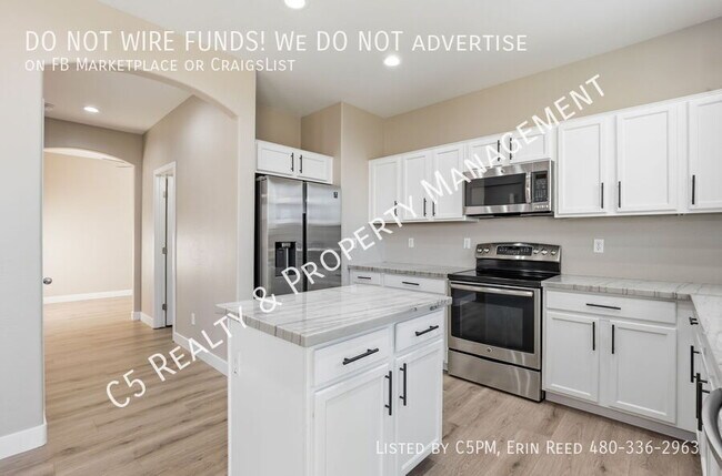 Building Photo - 17335 W Woodlands Ave