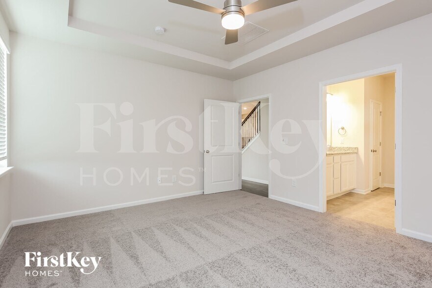 Building Photo - 208 Stonefence Dr