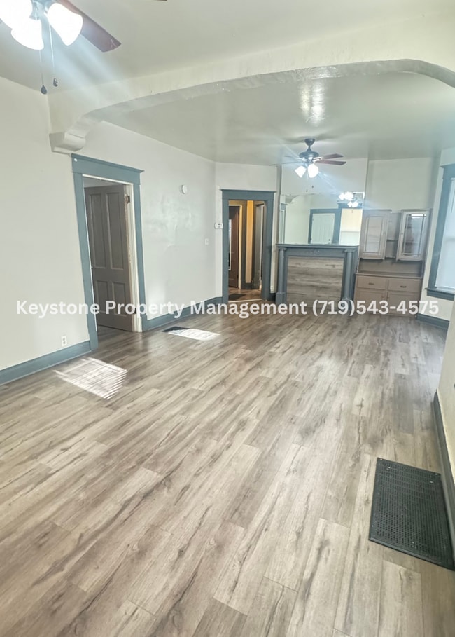 Building Photo - Dog Friendly!!! Centrally Located - House with 2 Bedroom/1 Bath - $1000/$1000