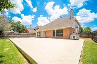 Building Photo - 4500 Shady Hollow Dr