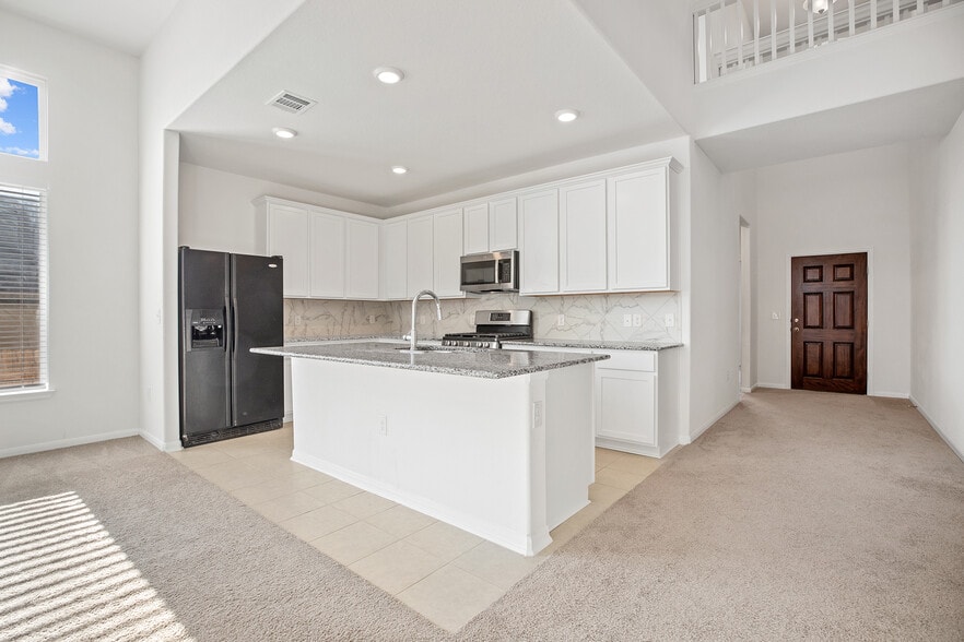 Building Photo - 5552 Bellissima Way