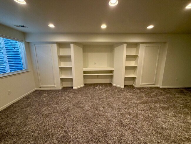 Building Photo - 3302 68th Ave Ct
