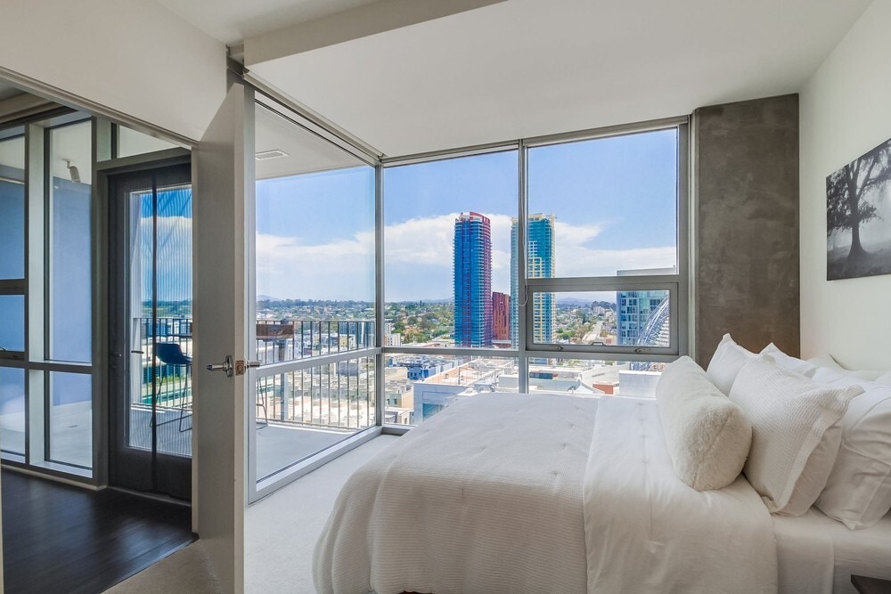 Building Photo - 321 10th Ave