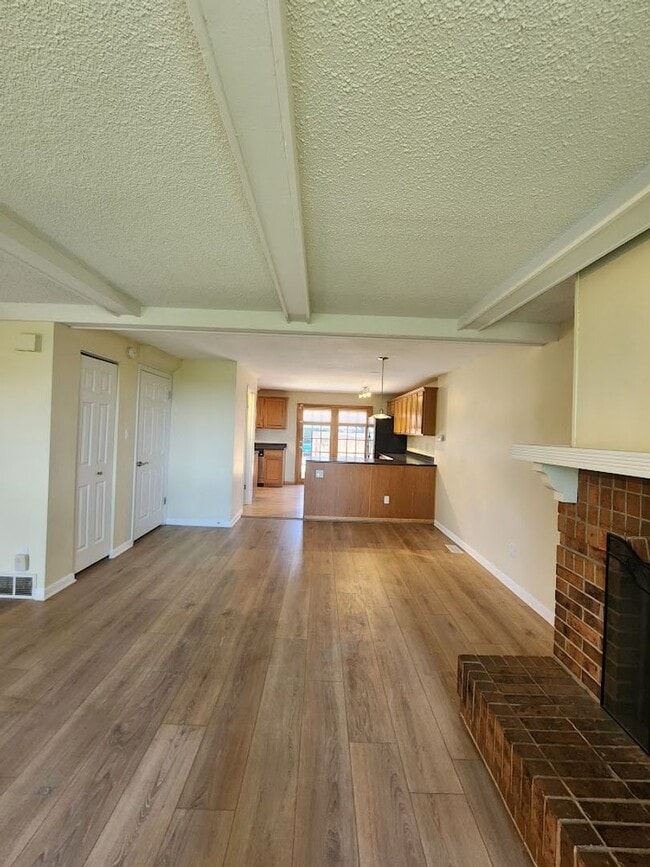Building Photo - Long Realty & Property Management - Great ...