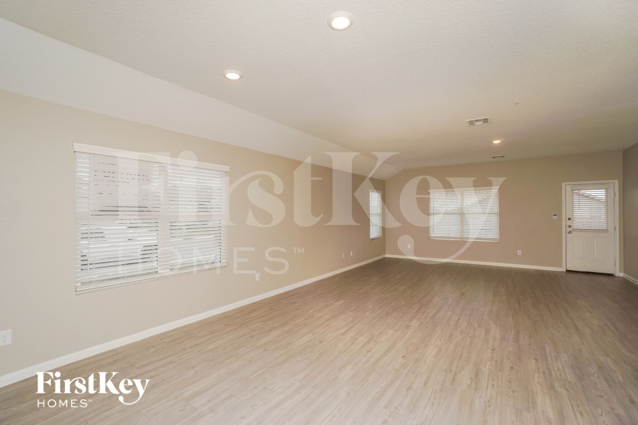 Building Photo - 1203 White Willow