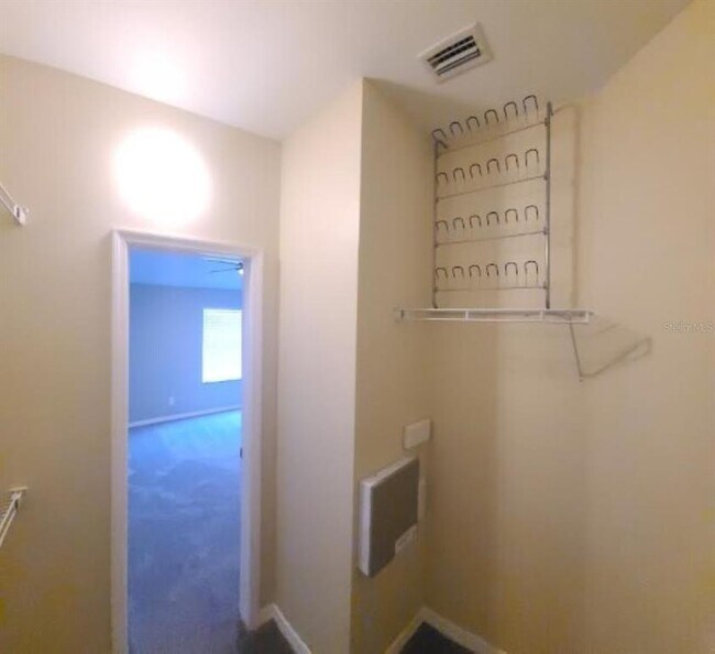 Building Photo - 15746 Stable Run Dr