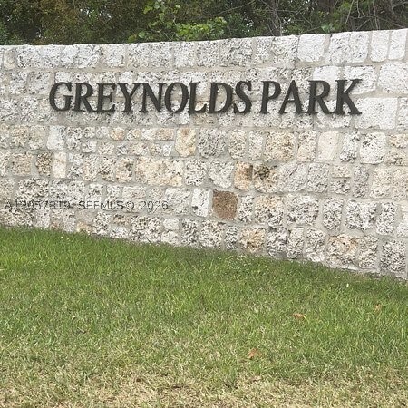Building Photo - 1300 NE Miami Gardens Dr