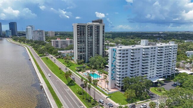 Building Photo - 2401 Bayshore Blvd