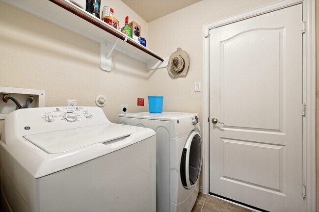 Building Photo - 29918 Tallow Grove Ln