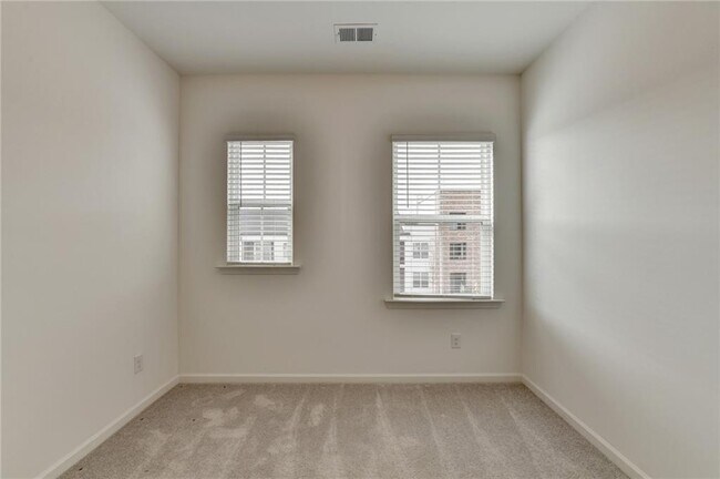 Building Photo - 2689 Richmond Row Dr