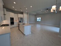 Building Photo - 9292 Crestview Cir