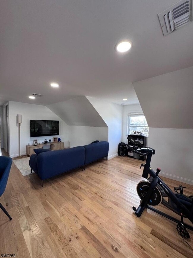Building Photo - 1547 Lenox Pl