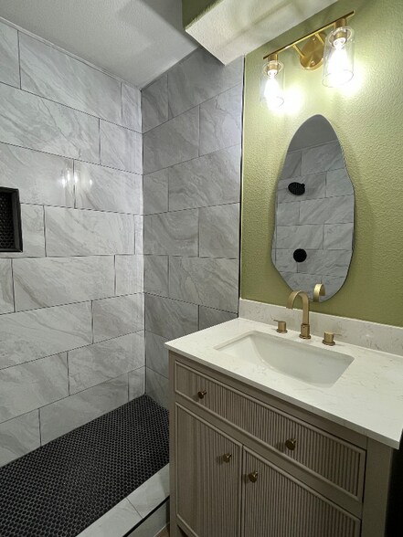 Building Photo - 638 Ribbon Grass Ave