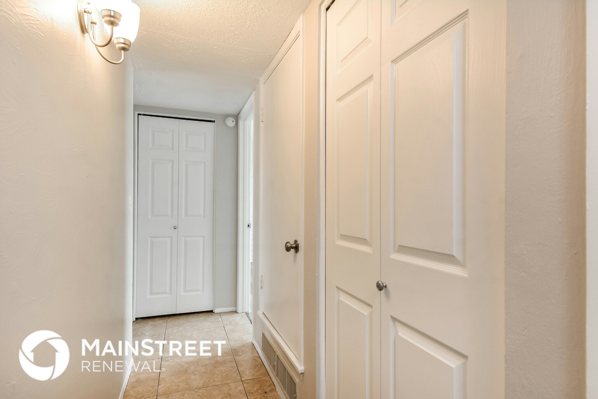 Building Photo - 4550 S Lotus Cir