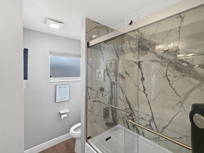 Building Photo - 100 SW 17th St