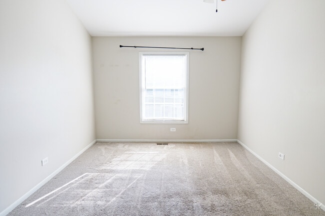 Building Photo - 1417 Queensgreen Cir