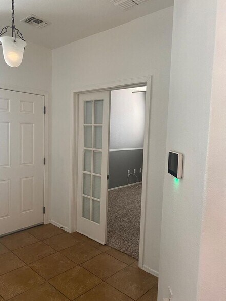 Building Photo - 7805 S Hidden Places Loop