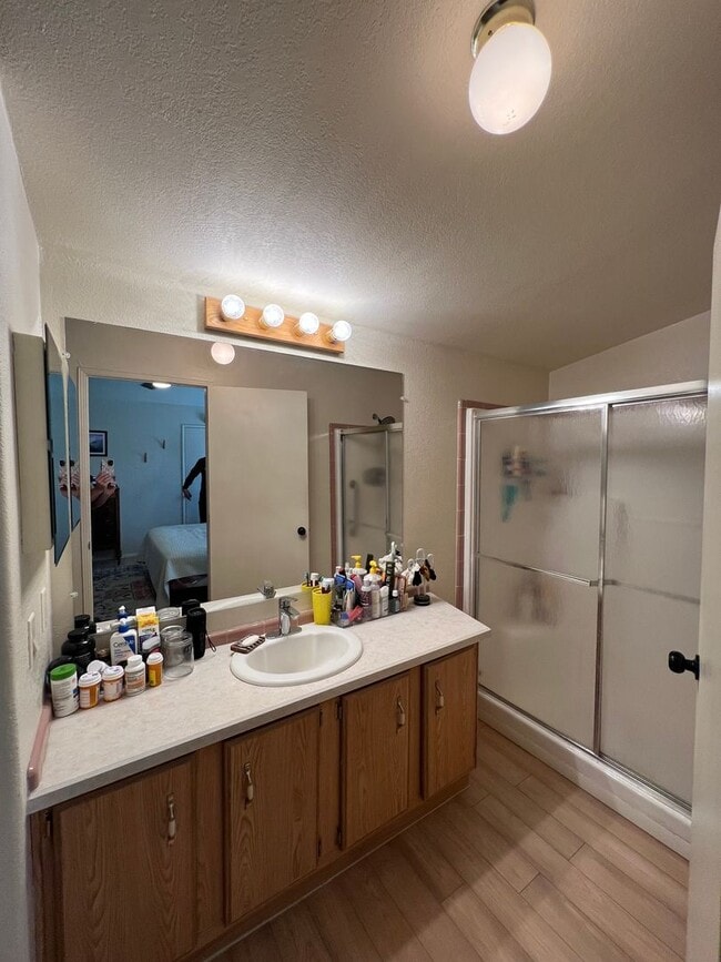 Building Photo - PET FRIENDLY HOME IN THE FOOTHILLS!