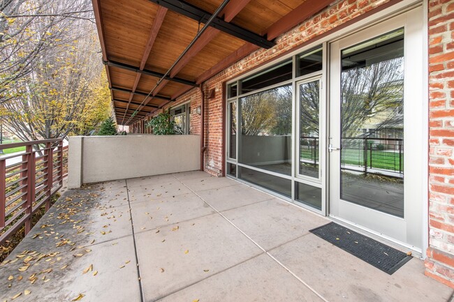 Building Photo - Luxury Loft Style Home in Japantown! Come ...