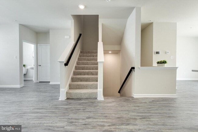 Building Photo - 3117 Laurel Hl Rd