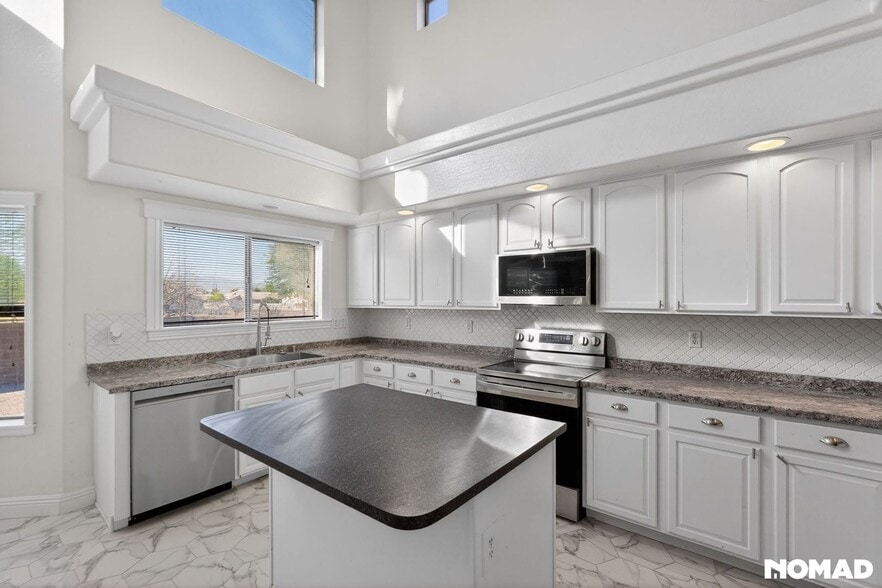 Building Photo - 7733 W Southgate Ave