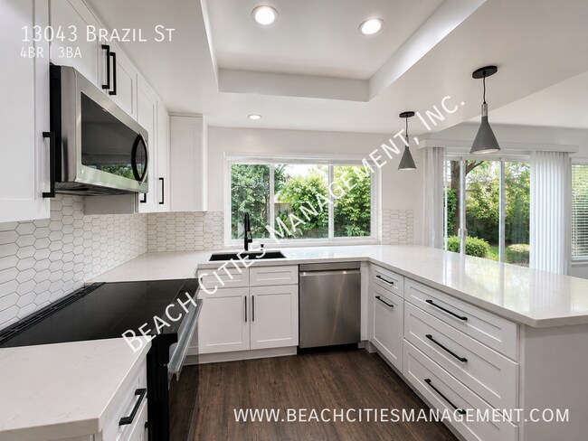 Building Photo - 13043 Brazil St