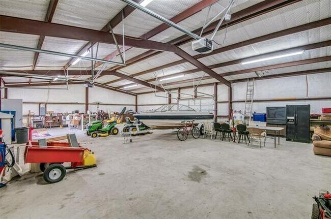 Building Photo - 157 Country Pl Ln