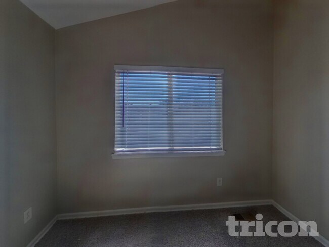 Building Photo - 10893 Bullock Ct