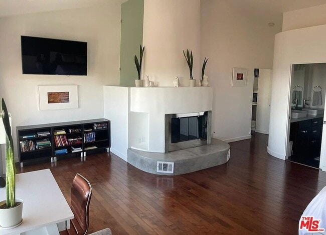 Building Photo - 3320 Two Tree Ave