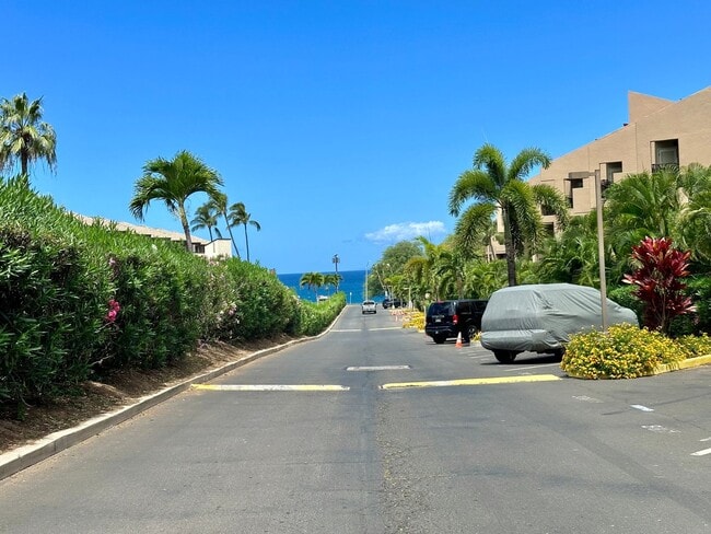 Building Photo - New partially furnished 2 bedroom / 2 bath...