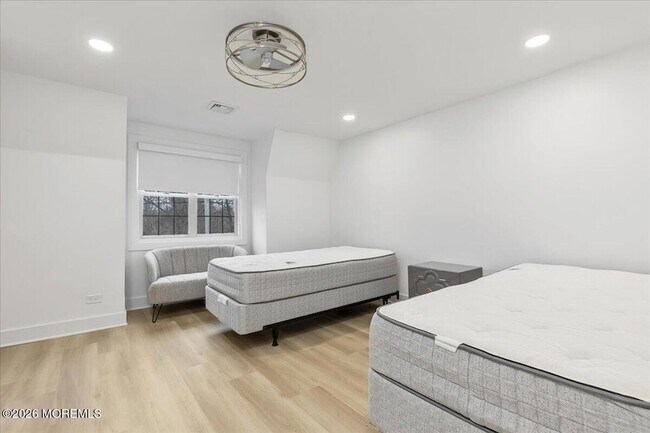 Building Photo - 1001 Norwood Ave